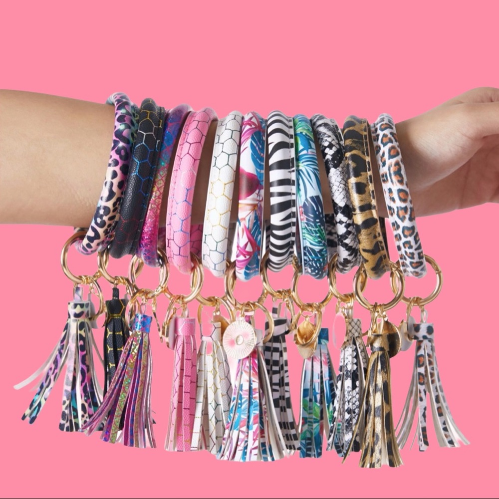 KEYCHAIN TASSEL BRACELET KEYRING wristlet